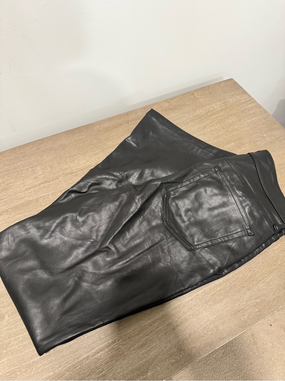 Gap Black Faux Leather Flare Jeans | Excellent Used Condition | Size 8 Short - Picture 7 of 7